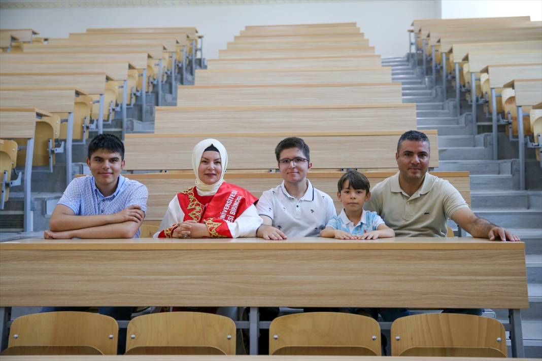 Konya’da avukatları beğenmeyip hukuk bitiren anne Türkiye’de gündem oldu 2